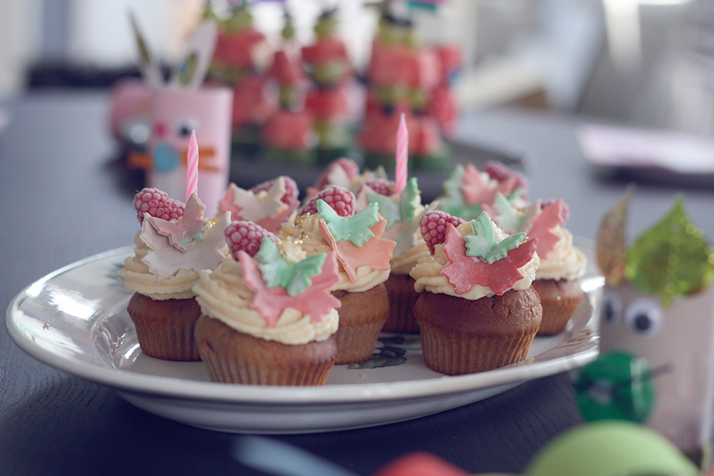 glutenfri Cupcakes med hvid chokolade og hindbær