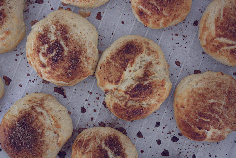 bedste fødselsdagsboller med kaneltop opskrift