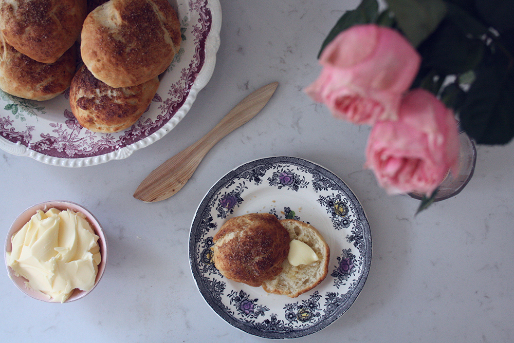 bedste fødselsdagsboller med kaneltop opskrift